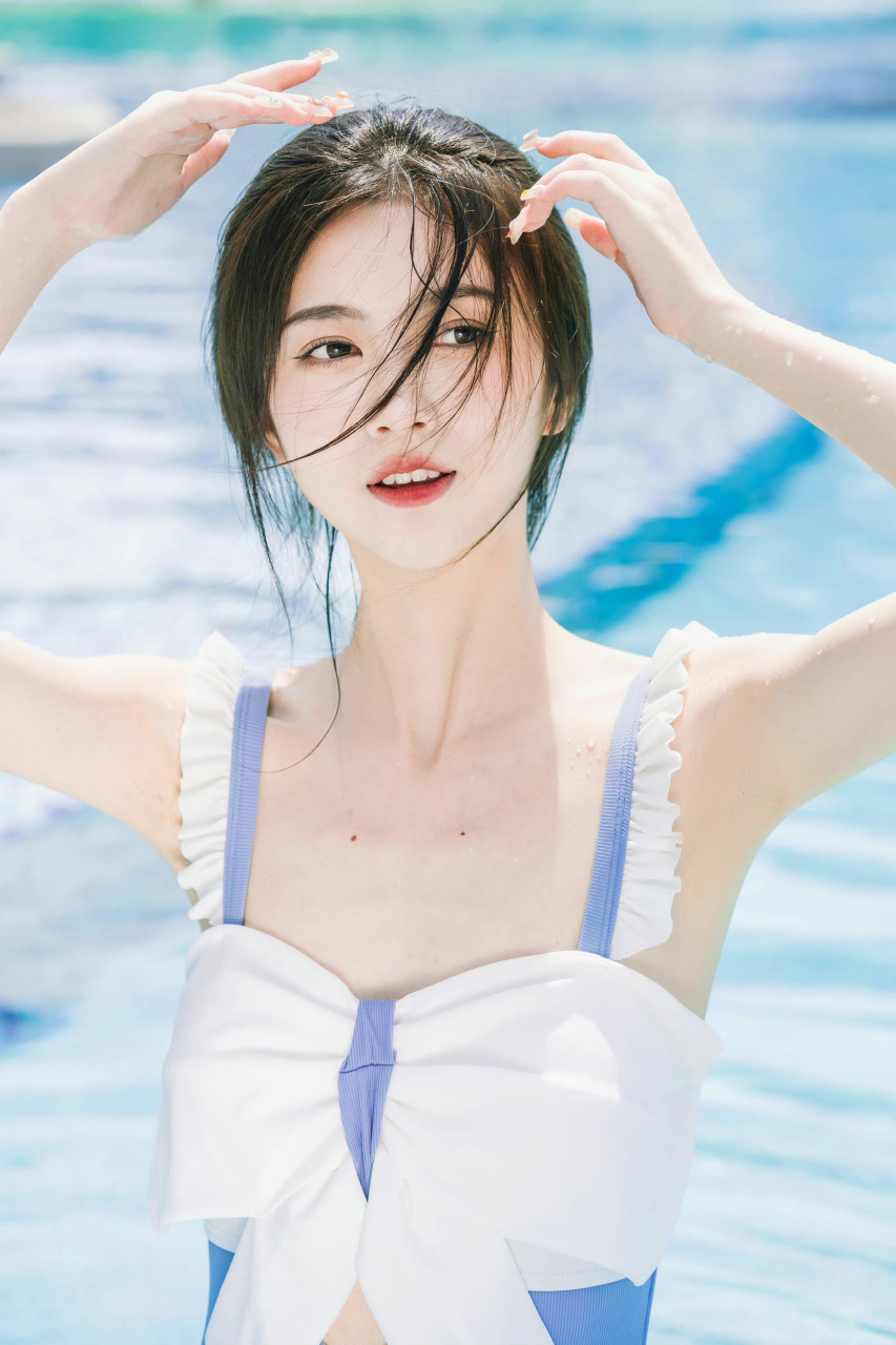 Picture of beautiful swimsuit (Picture of beautiful swimsuit on WeChat)